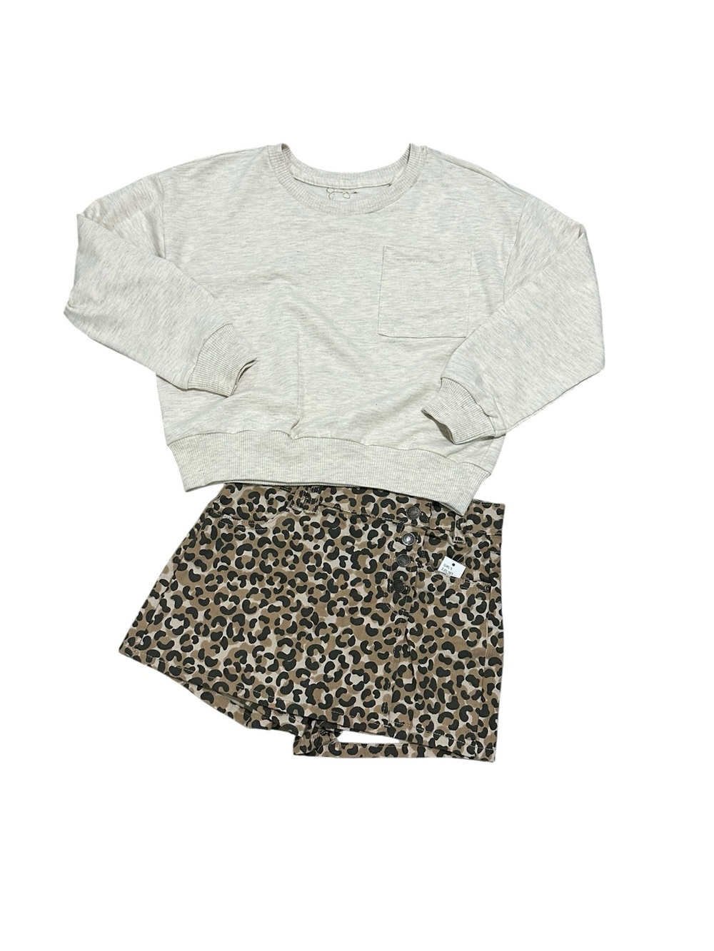Jessica Simpson. Cream Sweatshirt with Leopard Print Skort (8)